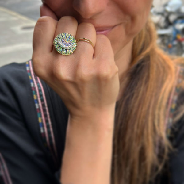 Bague Magique or jaune et pierres précieuses