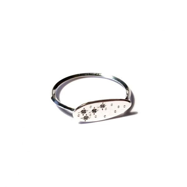 Bague Pluie d'étoiles modèle moyen en argent massif et saphirs verts