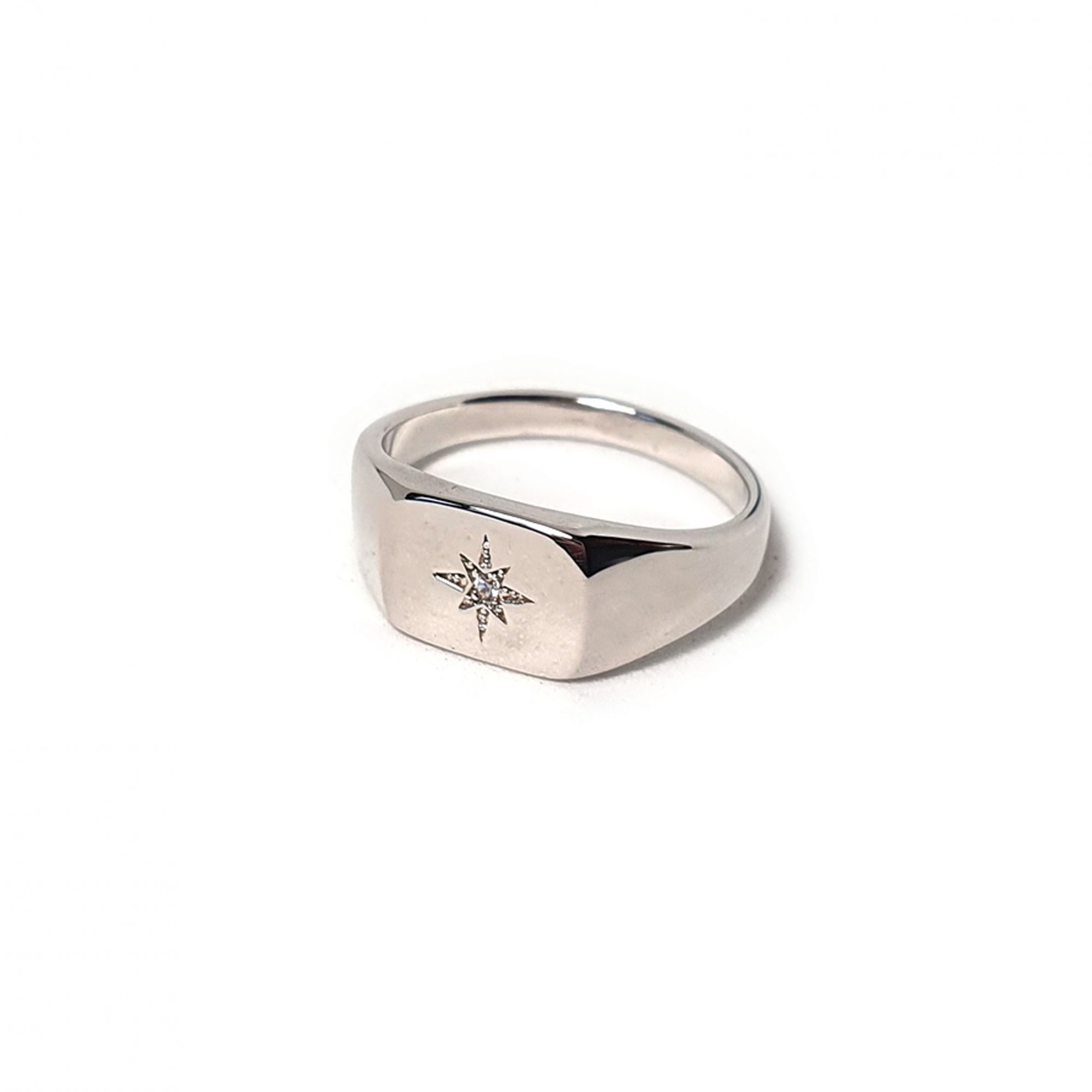 Bague chevalière en argent et zircon serti étoile