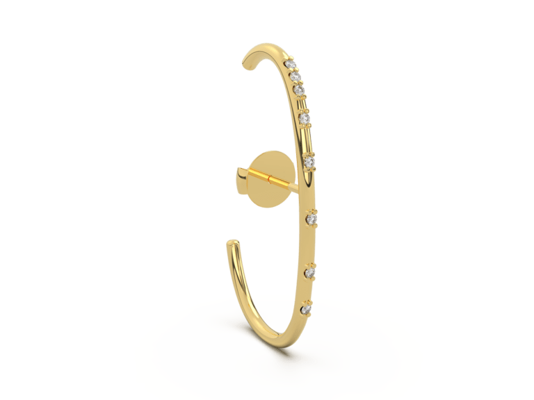 mono boucle or et diamants éparpillés